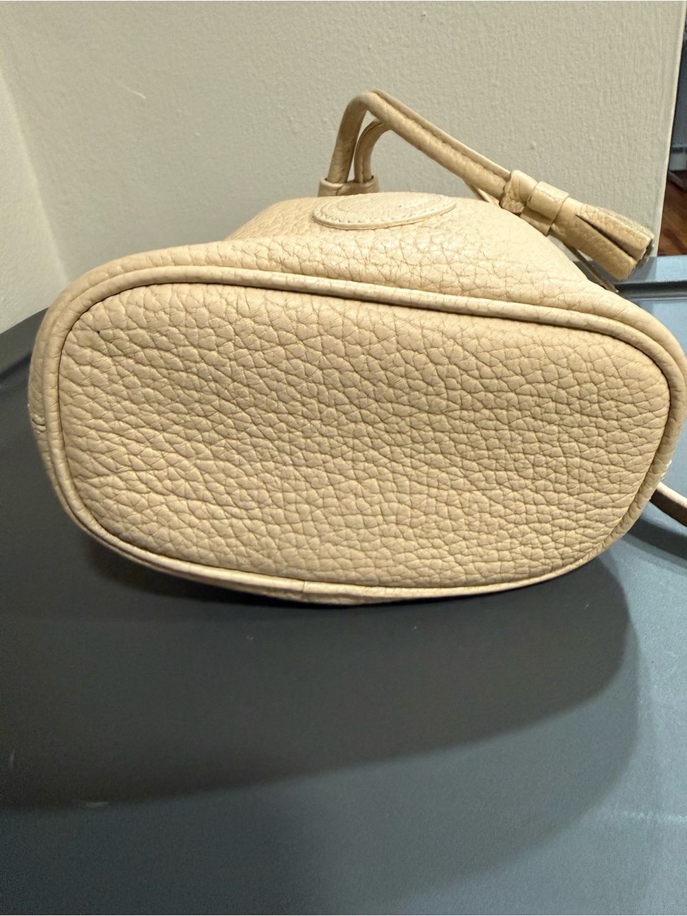 Rare Bone Dooney Leather Drawstring Bucket Bag in Cream - Picture 2 of 5